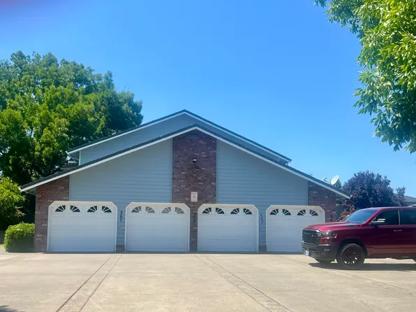 561 Briarwood Dr, Central Point, OR 97502