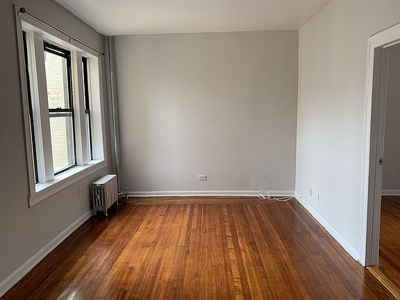 5th image of 3163 33rd St APT 21