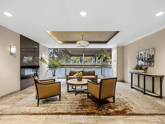 4th image of 50 Quebec Ave #1601