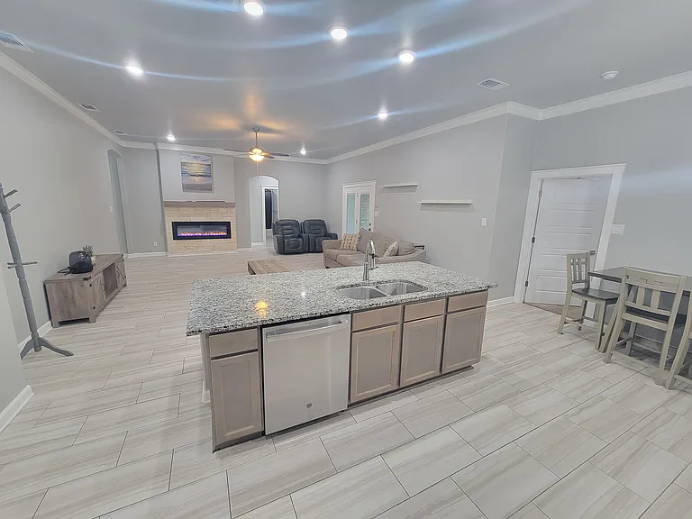 2502 Meadow Lark Dr — Photo 15