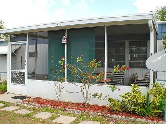 3rd image of 9267 SE 57th Dr