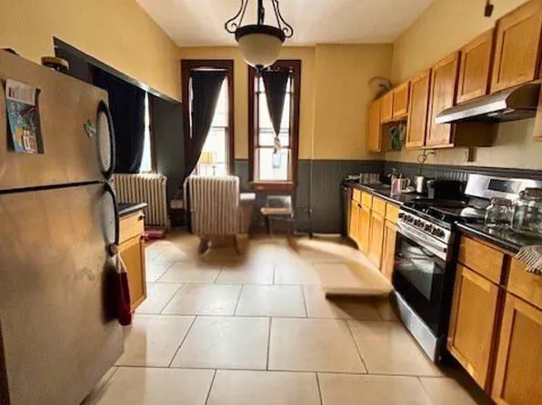 Historic building on West 7th and Grand in St. Paul, 6 Leech St APT 7, Saint Paul, MN 55102