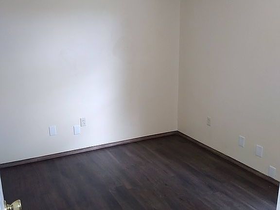 4th image of 1415 Livingston Ave