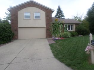 5548 Whirlaway Ln, Indianapolis, IN 46237