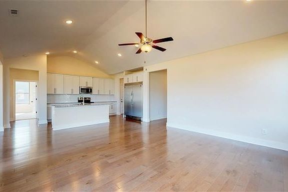 5th image of 2408 Bullrush Ln