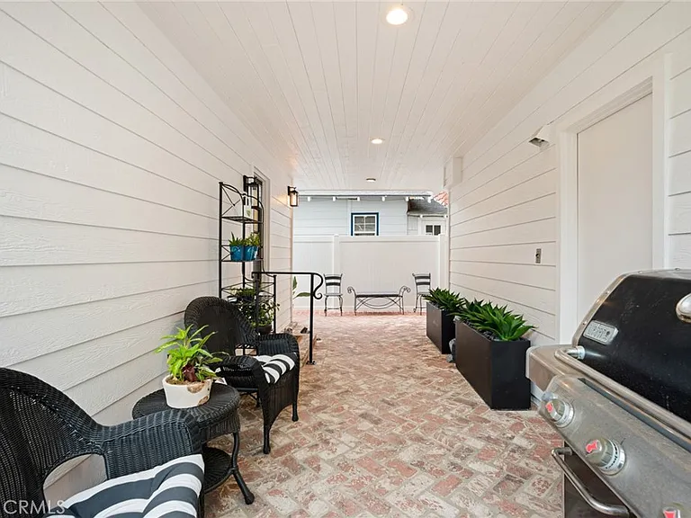 117 Marine Ave — Photo 30