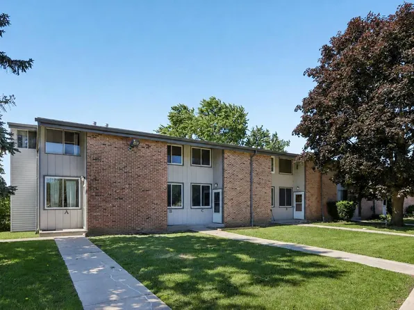 1444 Big Bend ROAD #C, Waukesha, WI 53189
