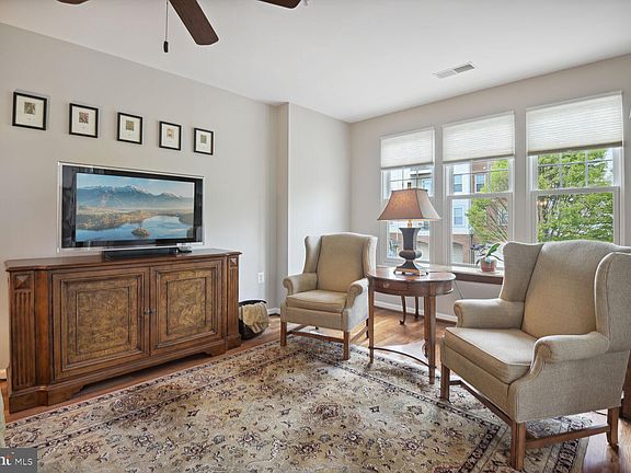 4th image of 130 Chevy Chase St APT 205
