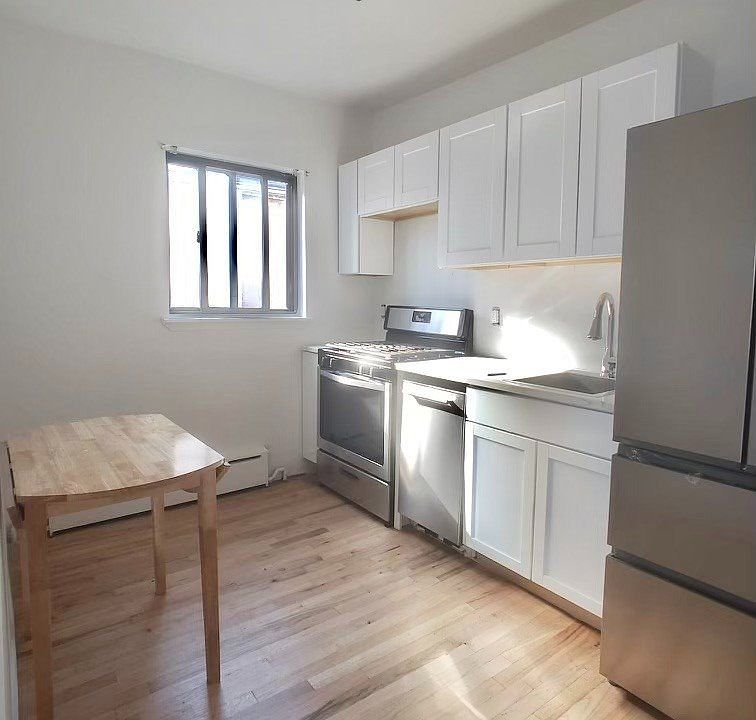 1st image of 2249 37th St