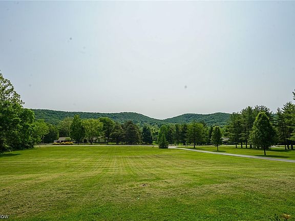 4th image of 431 Overlook Heights Ln