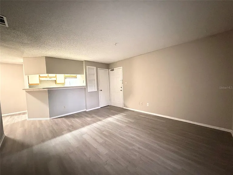 246 Afton Sq #106 — Photo 2