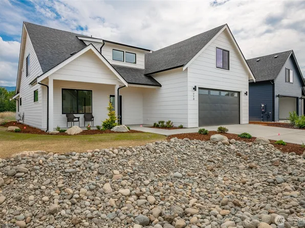 710 E 5th Street, Nooksack, WA 98276