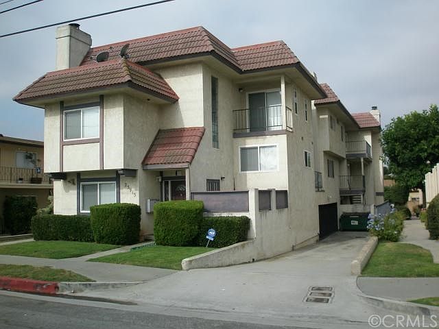 1st image of 23915 Arlington Ave
