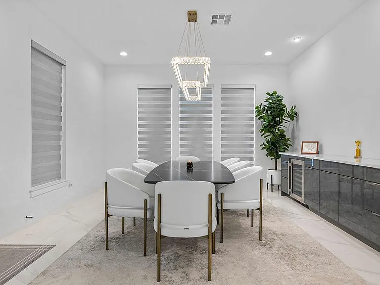 3304 Belted Galloway St — Photo 13