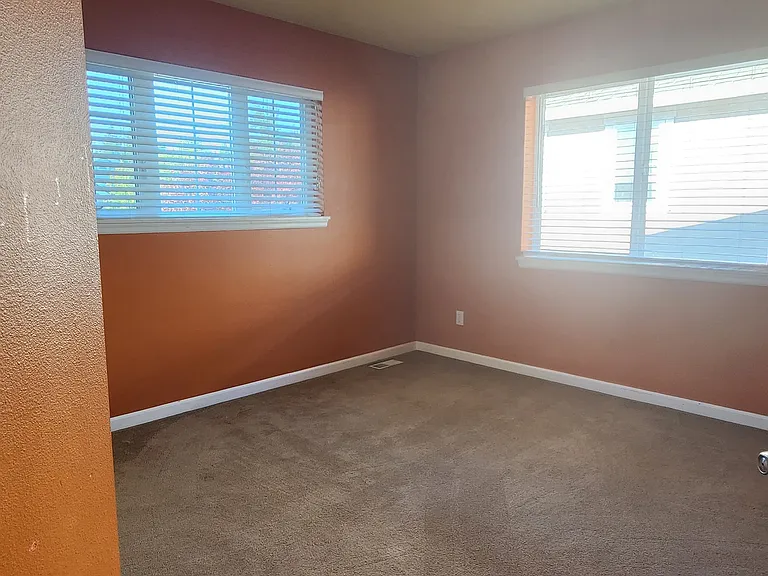 3167 NE Magnolia St — Photo 13