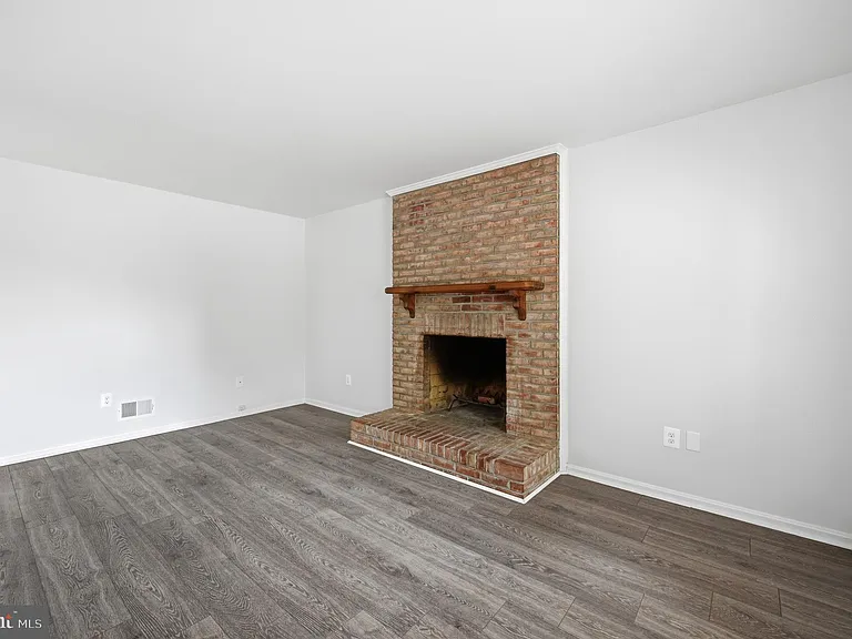 10609 Oxford Ct — Photo 23