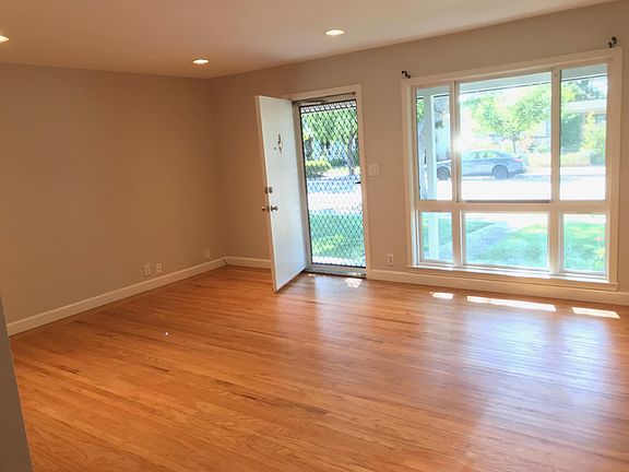 2nd image of 706 N Genevieve Ln