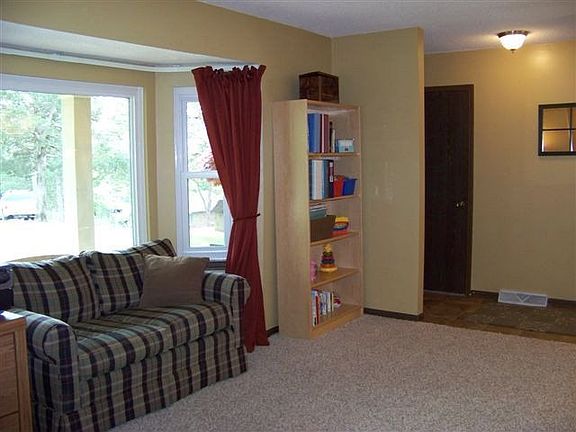 3rd image of 2729 Shagbark Cir