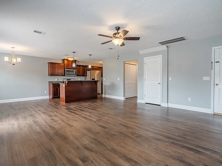 717 Highgrove Ct — Photo 30