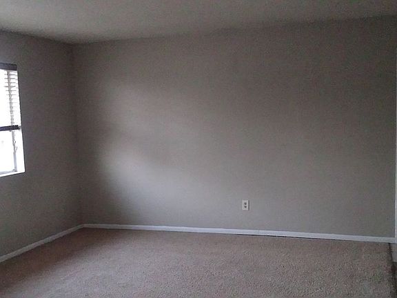 5th image of 3735 N Wells St