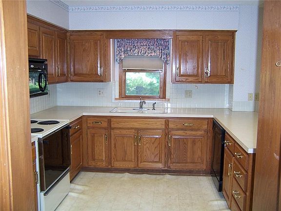 5th image of 2909 N 39th Ter