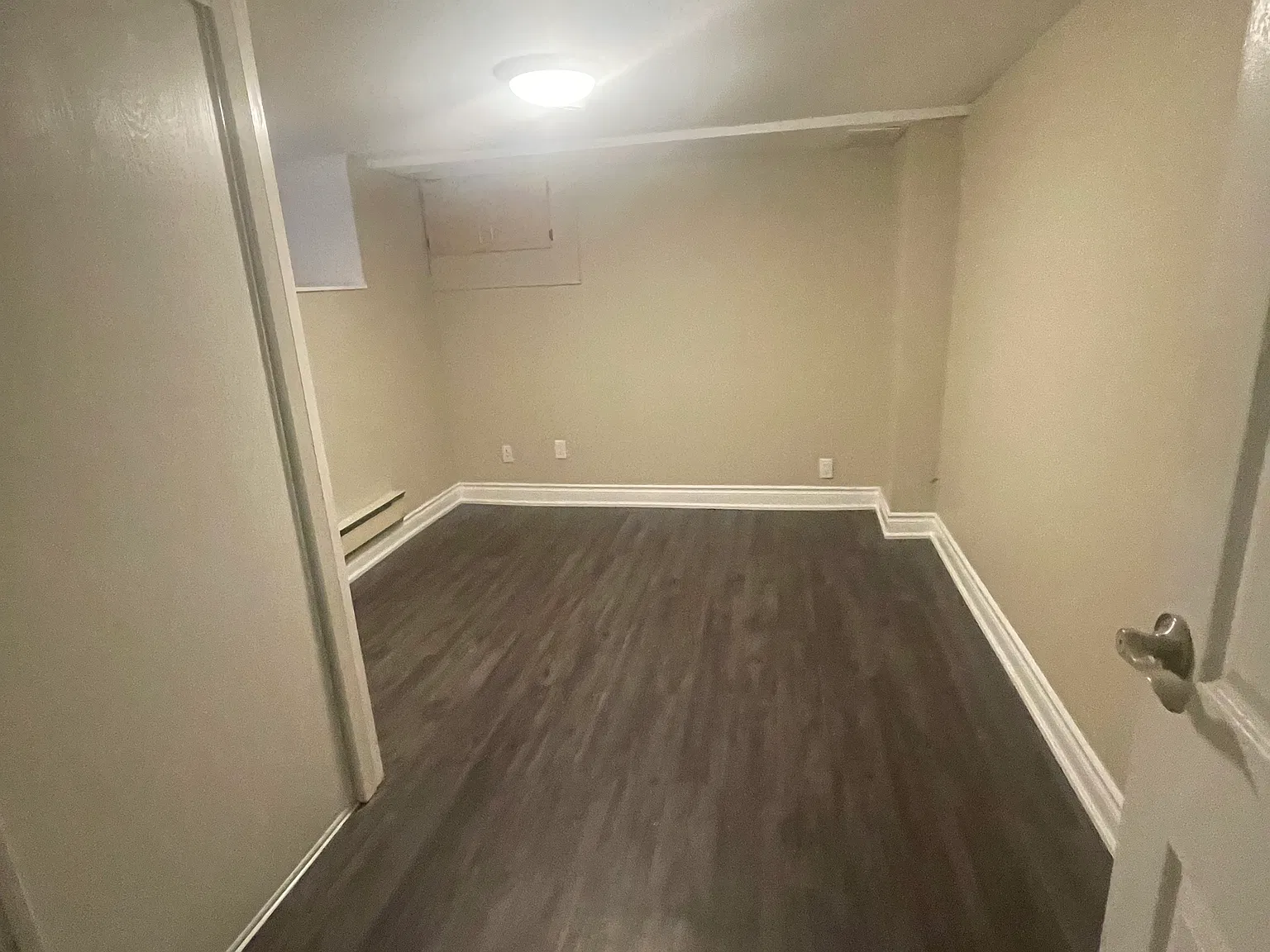 Charming 1-Bedroom Home in Hamilton's Stipley Neighbourhood — Photo 4
