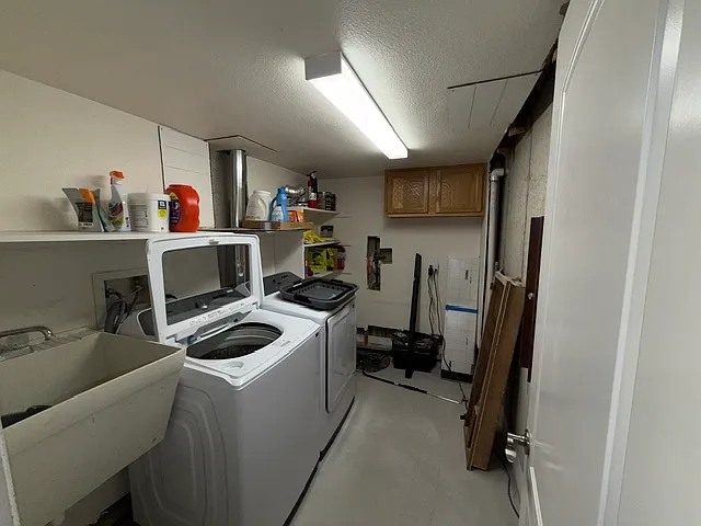 5643 W 71st Pl — Photo 18