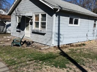 132 N 23rd Pl, Decatur, IL 62521