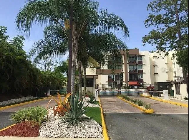 3 bed, 2.0 bath, 1584 sqft, $2,000 — Photo 3
