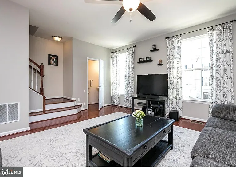 804 Susan Cir — Photo 3