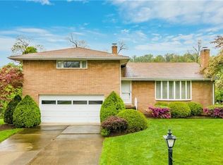 204 Grandview Dr, Mcmurray, PA