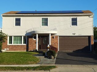 3329 Hewett Ave, Merrick, NY 11566