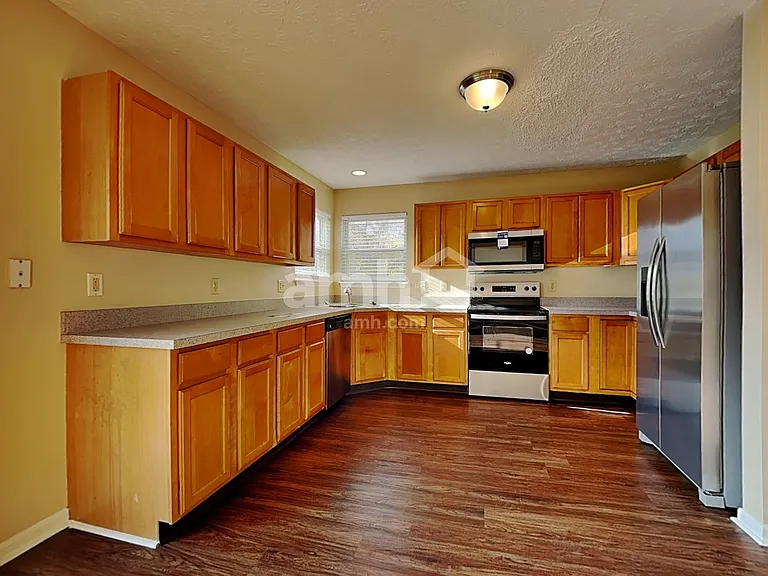 5671 Longbow Dr — Photo 3