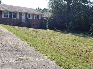 2133 Chain Bridge Rd, Vienna, VA 22182