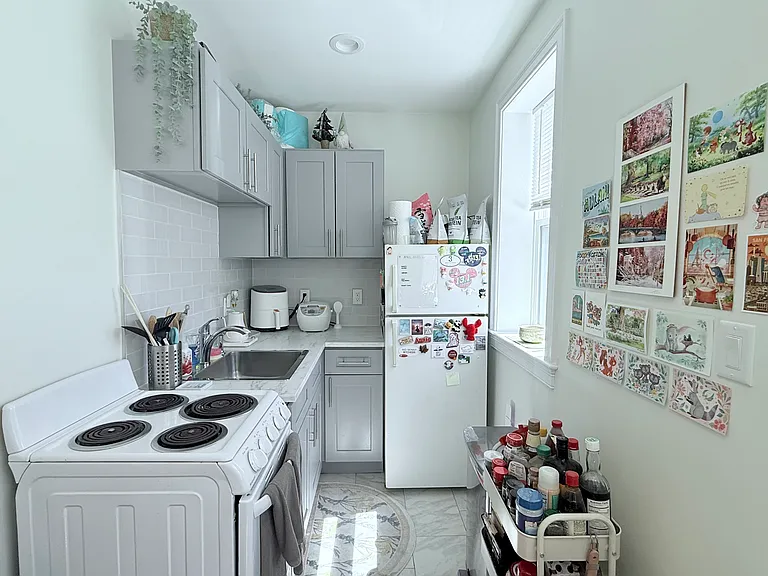 325 Newport Ave #22 — Photo 7