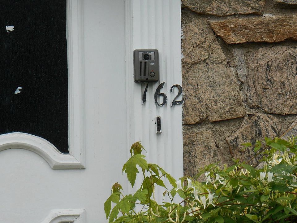 1st image of 162 Kell Ave