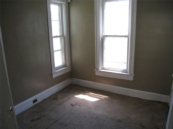5th image of 808 Payne Ave