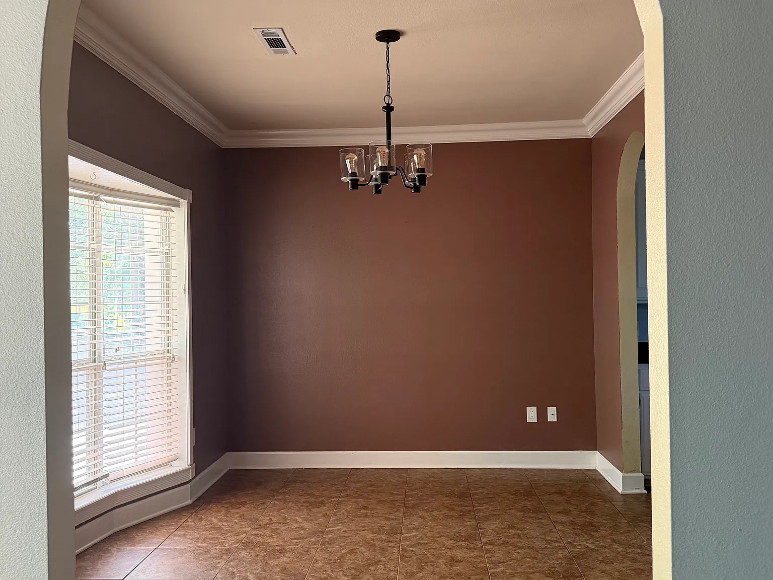 3 bed, 2.5 bath, 2279 sqft, $3,500 — Photo 4