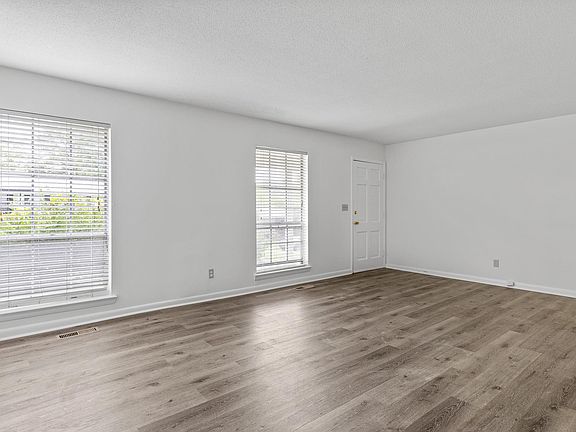 5th image of 3414 Betty Ln #3414