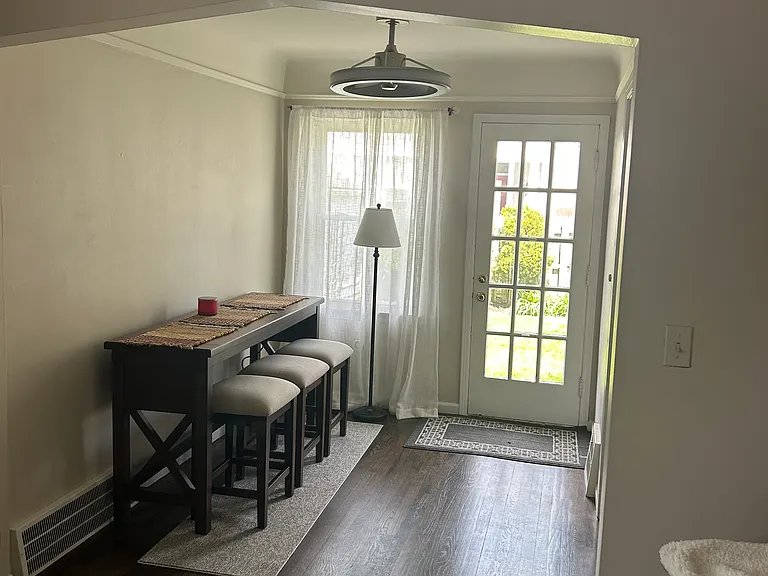 1405 E 4th St — Photo 10