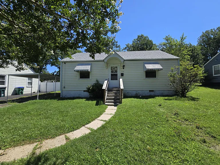 1715 Rockwood Rd — Photo 2