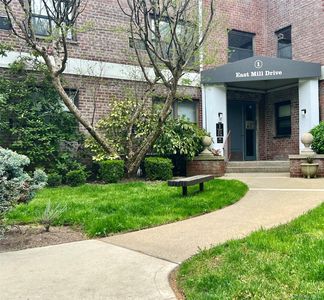 1 E Mill Drive #2G, Great Neck, NY, 11021