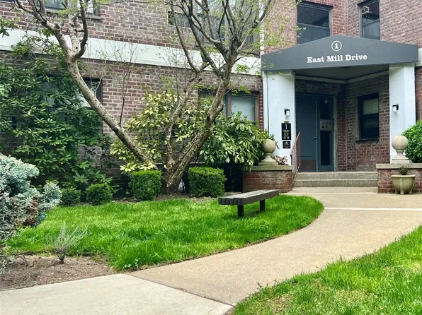 1 E Mill Drive #2G, Great Neck, NY 11201