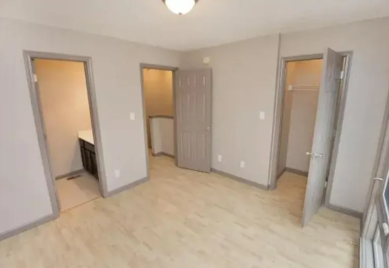 733 Capitol Loft Apartments — Photo 7