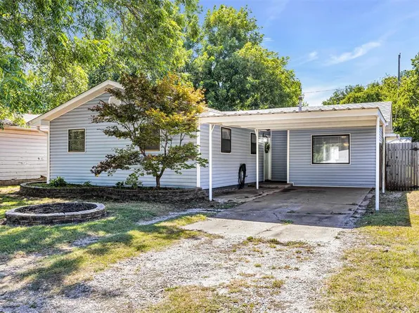 412 N 8th St, Noble, OK 73068