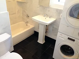 Rented by aptsandlofts.com