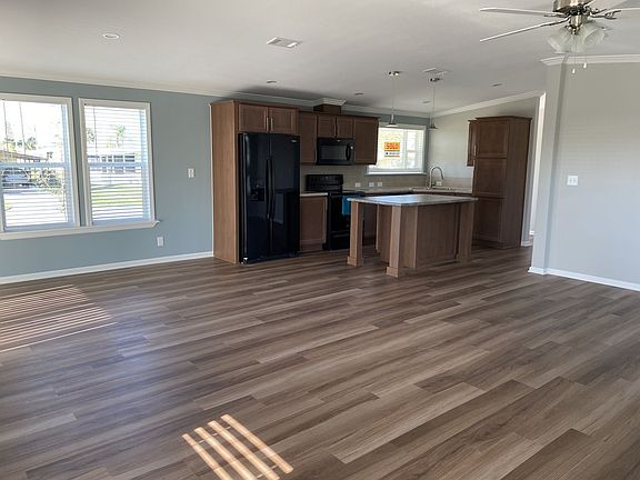 4th image of 14397 Weeksonia Ave #997
