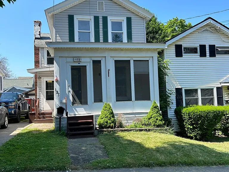 125 E Utica St — Photo 22