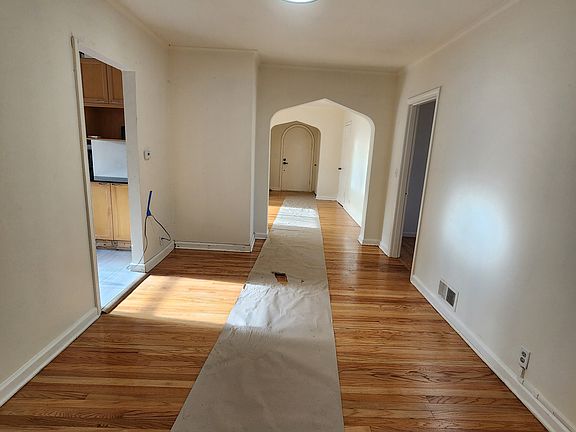 4th image of 8332 Beacon Ave S #A