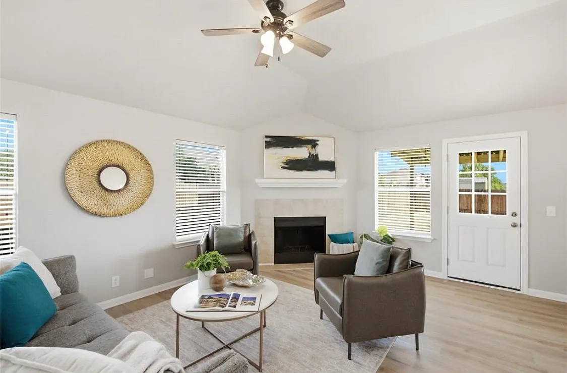 4 bed, 1707 sqft, $1,995 — Photo 4